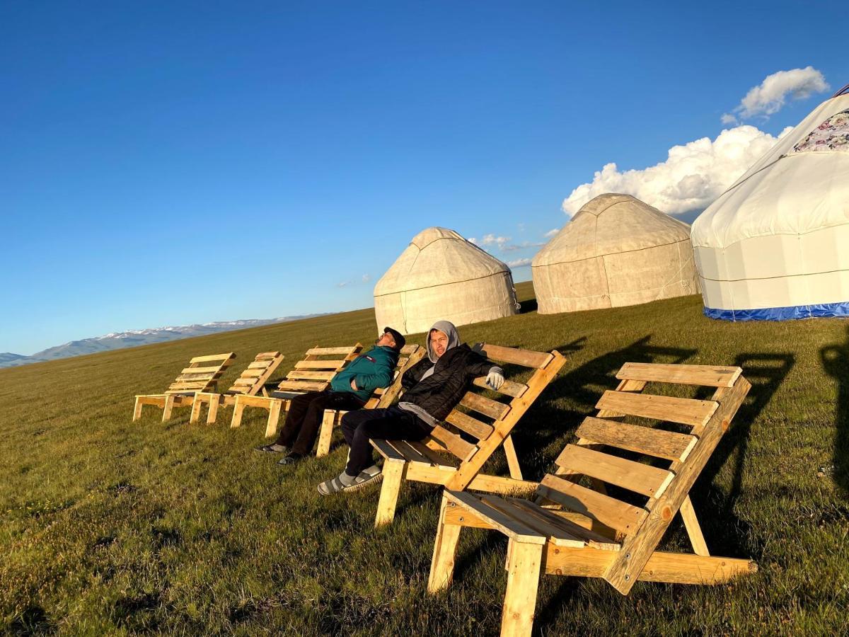 Yurt Camp Ali-Nur At Lake Song-Kol Юрточный Лагерь Али-Нур Озеро Сон-Куль Сон-Куль Кыргызстан Нарын Kyrgyzstan Naryn Εξωτερικό φωτογραφία