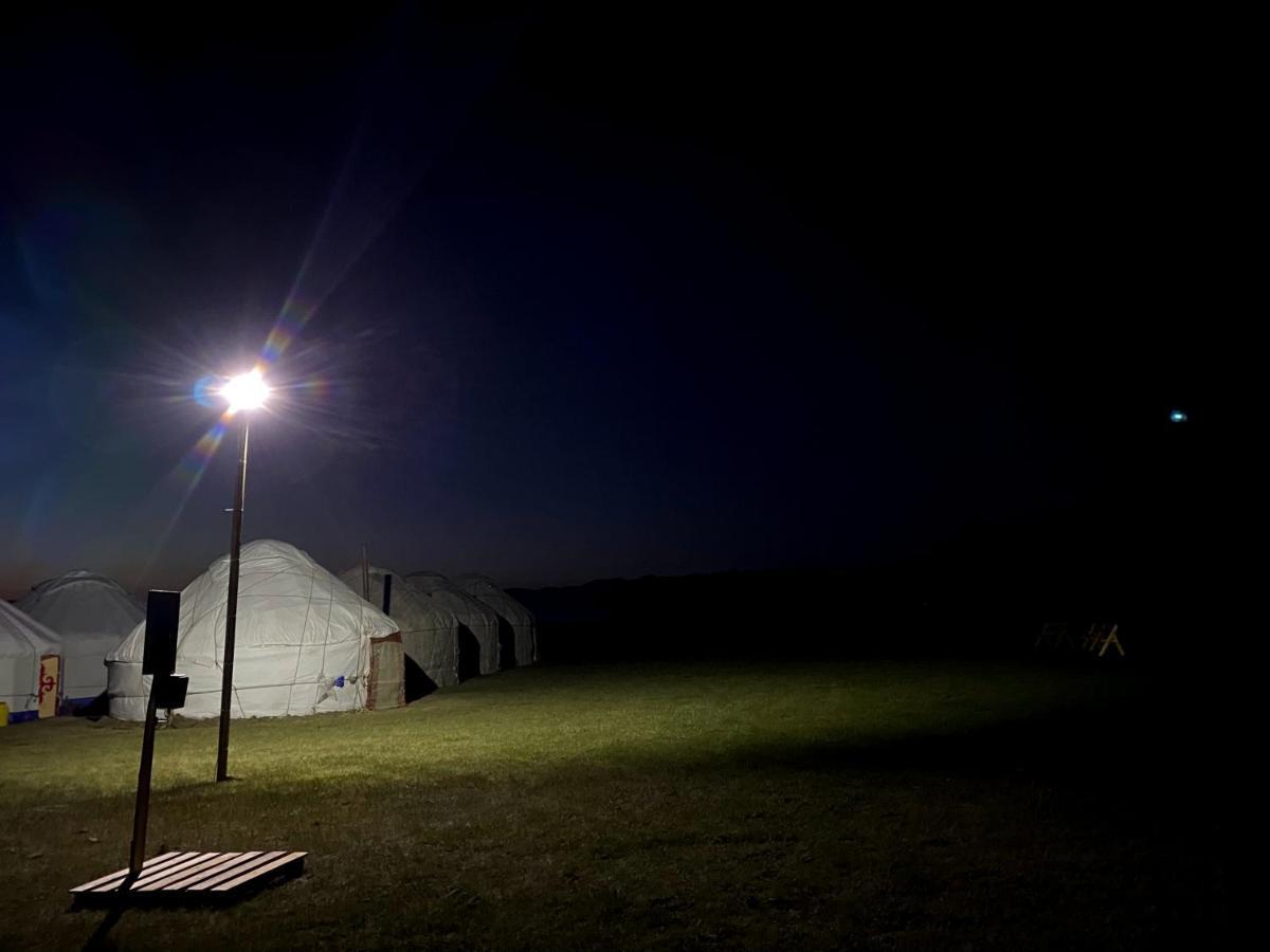 Yurt Camp Ali-Nur At Lake Song-Kol Юрточный Лагерь Али-Нур Озеро Сон-Куль Сон-Куль Кыргызстан Нарын Kyrgyzstan Naryn Εξωτερικό φωτογραφία