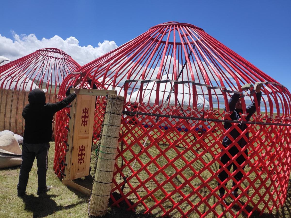 Yurt Camp Ali-Nur At Lake Song-Kol Юрточный Лагерь Али-Нур Озеро Сон-Куль Сон-Куль Кыргызстан Нарын Kyrgyzstan Naryn Εξωτερικό φωτογραφία