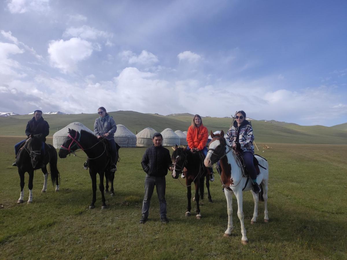 Yurt Camp Ali-Nur At Lake Song-Kol Юрточный Лагерь Али-Нур Озеро Сон-Куль Сон-Куль Кыргызстан Нарын Kyrgyzstan Naryn Εξωτερικό φωτογραφία