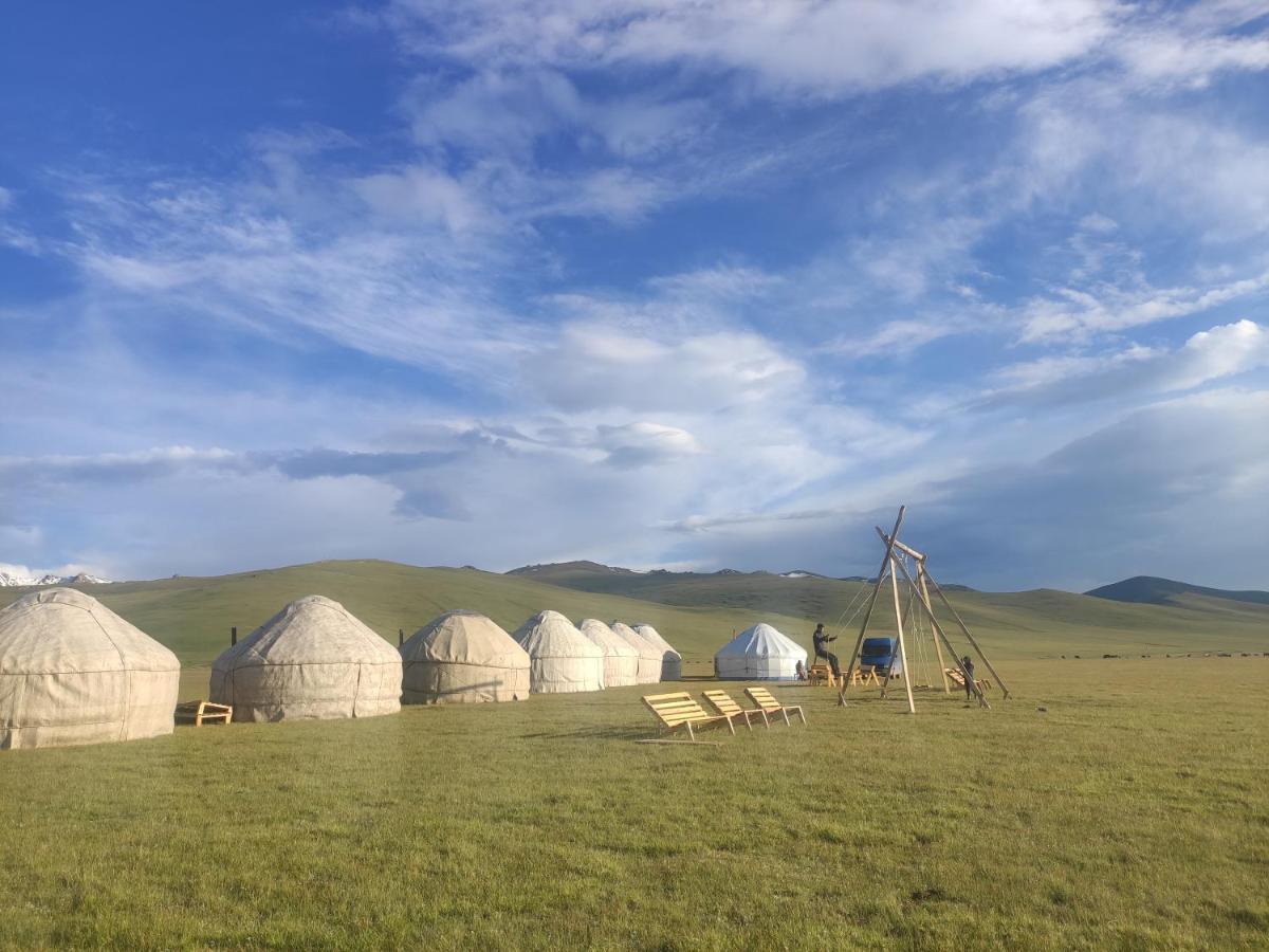 Yurt Camp Ali-Nur At Lake Song-Kol Юрточный Лагерь Али-Нур Озеро Сон-Куль Сон-Куль Кыргызстан Нарын Kyrgyzstan Naryn Εξωτερικό φωτογραφία