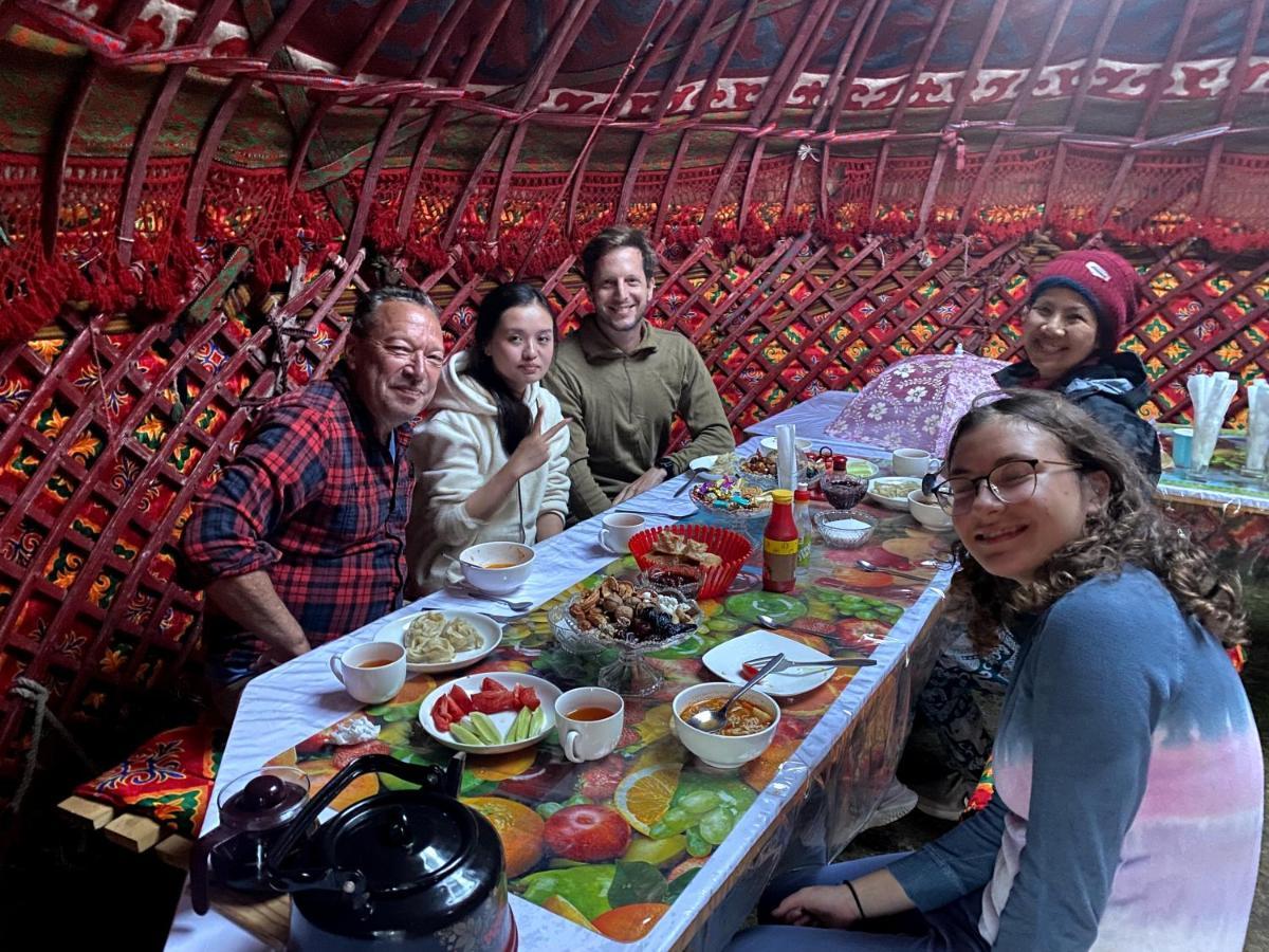 Yurt Camp Ali-Nur At Lake Song-Kol Юрточный Лагерь Али-Нур Озеро Сон-Куль Сон-Куль Кыргызстан Нарын Kyrgyzstan Naryn Εξωτερικό φωτογραφία