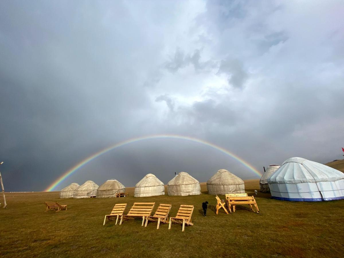 Yurt Camp Ali-Nur At Lake Song-Kol Юрточный Лагерь Али-Нур Озеро Сон-Куль Сон-Куль Кыргызстан Нарын Kyrgyzstan Naryn Εξωτερικό φωτογραφία
