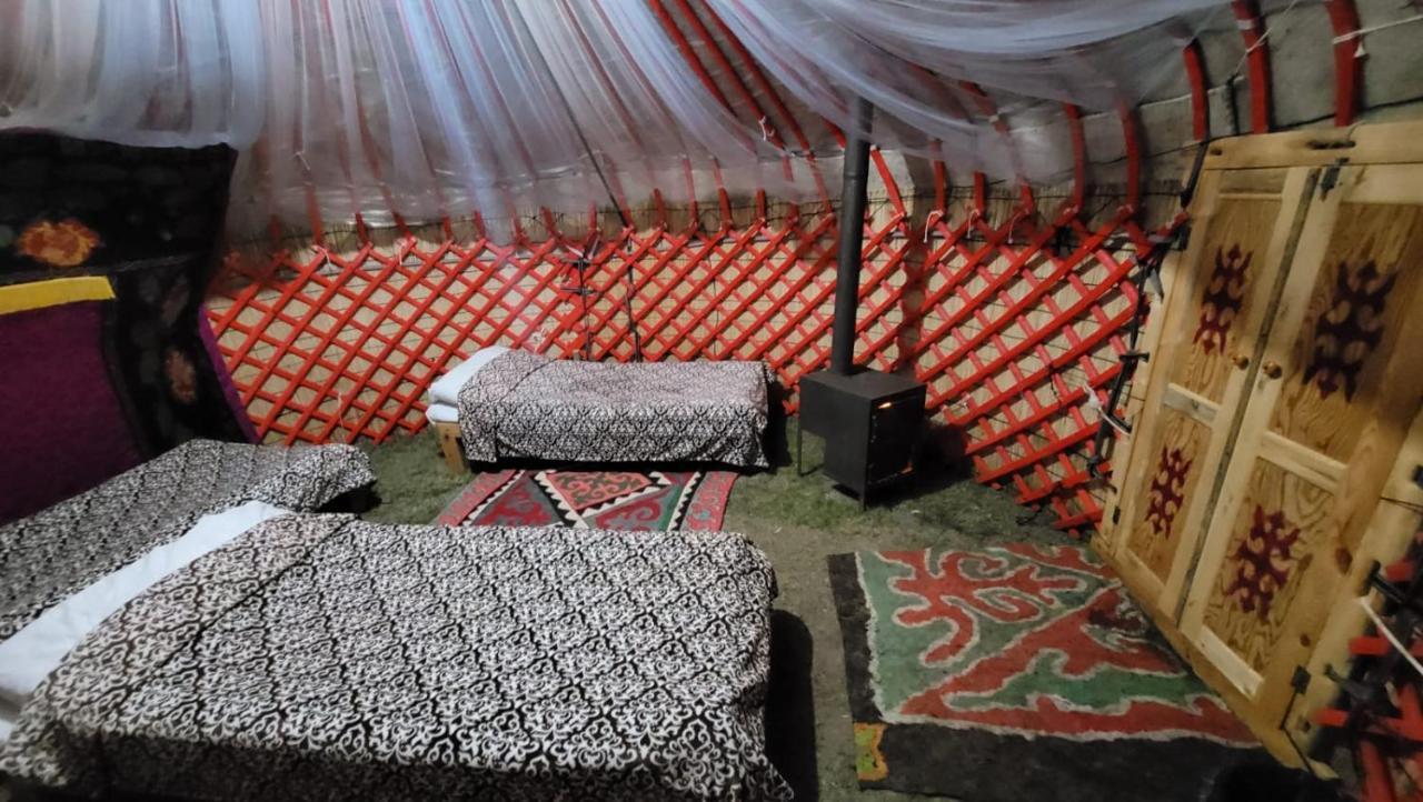 Yurt Camp Ali-Nur At Lake Song-Kol Юрточный Лагерь Али-Нур Озеро Сон-Куль Сон-Куль Кыргызстан Нарын Kyrgyzstan Naryn Εξωτερικό φωτογραφία