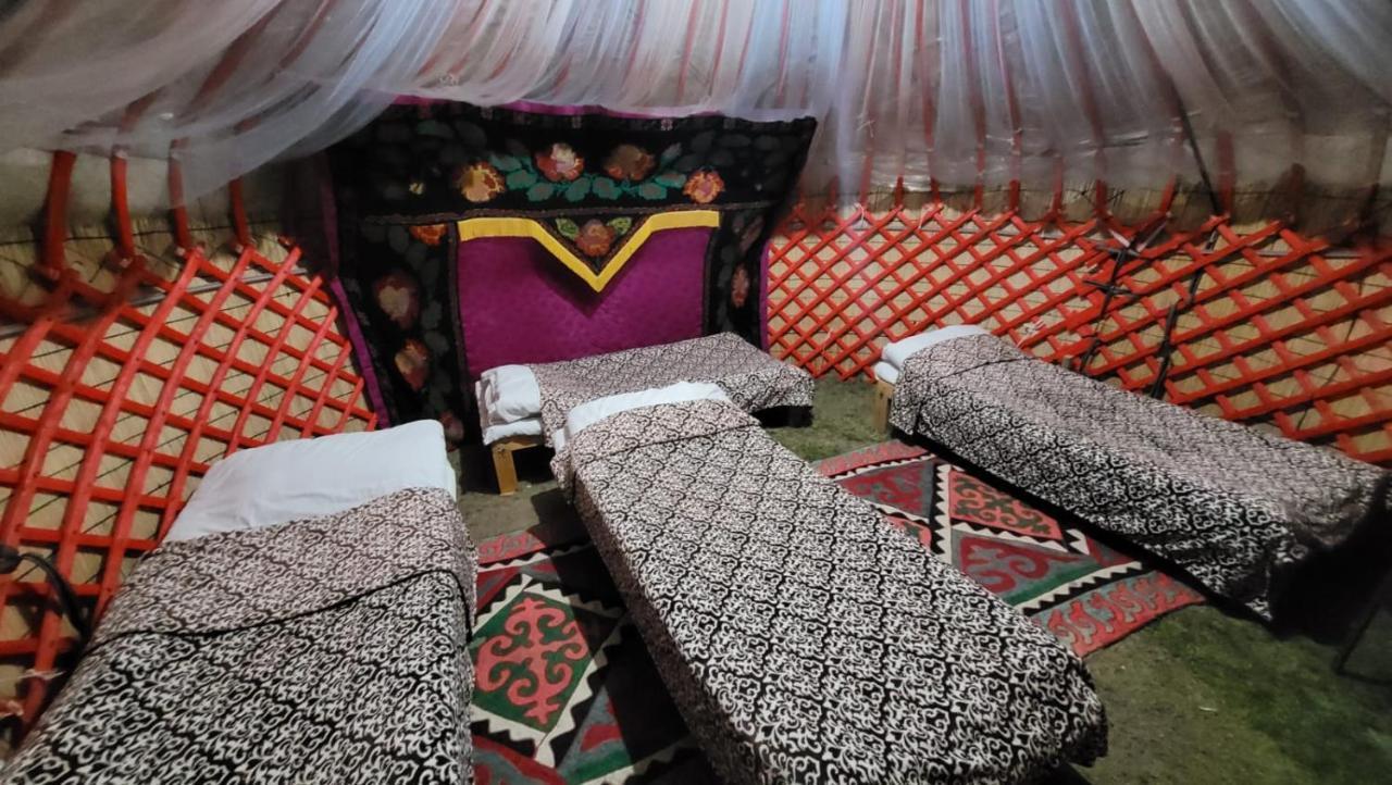 Yurt Camp Ali-Nur At Lake Song-Kol Юрточный Лагерь Али-Нур Озеро Сон-Куль Сон-Куль Кыргызстан Нарын Kyrgyzstan Naryn Εξωτερικό φωτογραφία