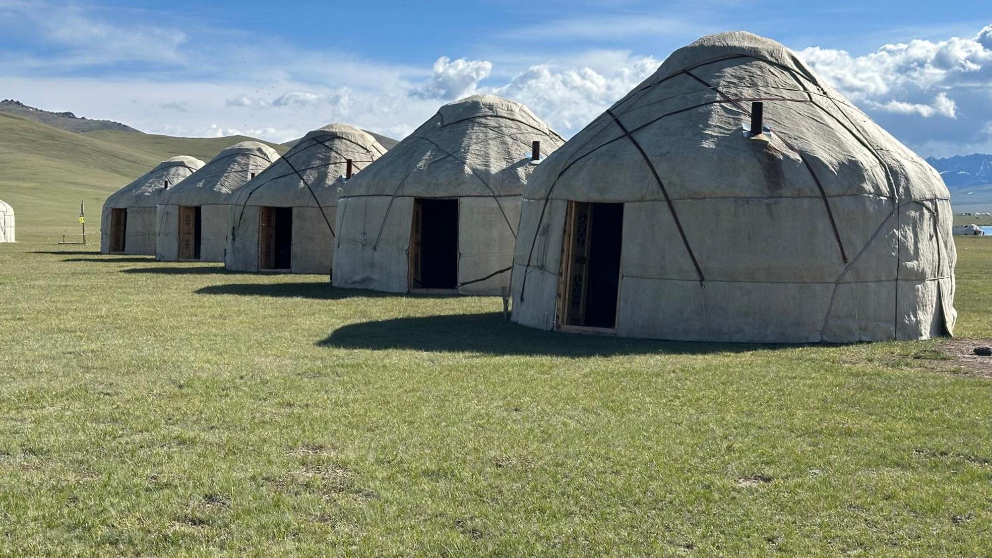 Yurt Camp Ali-Nur At Lake Song-Kol Юрточный Лагерь Али-Нур Озеро Сон-Куль Сон-Куль Кыргызстан Нарын Kyrgyzstan Naryn Εξωτερικό φωτογραφία