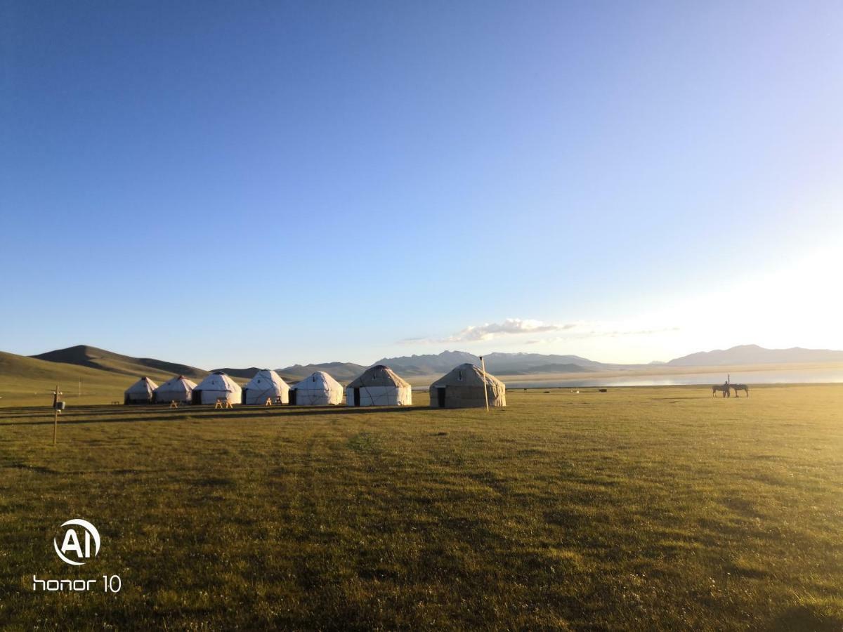 Yurt Camp Ali-Nur At Lake Song-Kol Юрточный Лагерь Али-Нур Озеро Сон-Куль Сон-Куль Кыргызстан Нарын Kyrgyzstan Naryn Εξωτερικό φωτογραφία