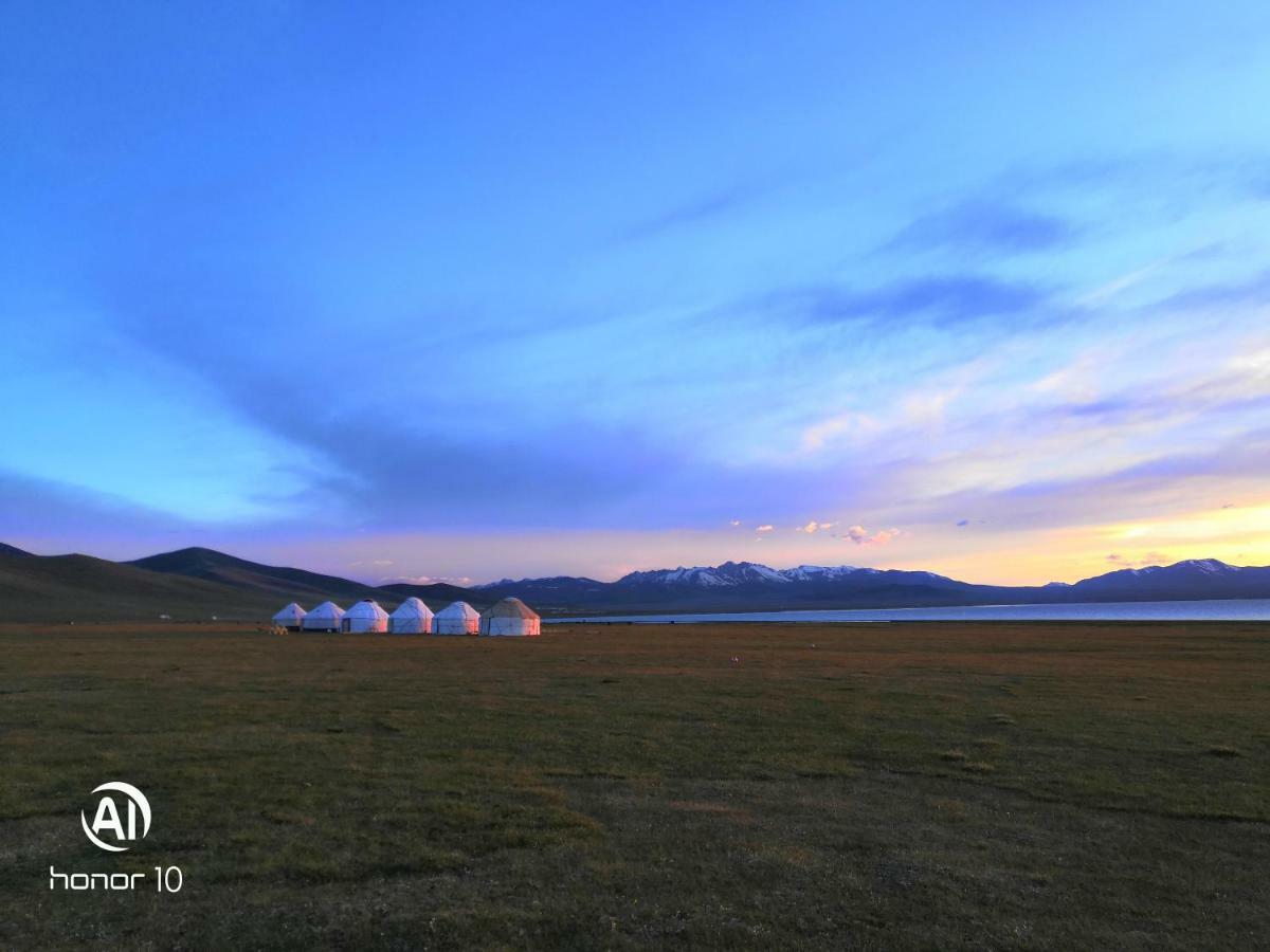 Yurt Camp Ali-Nur At Lake Song-Kol Юрточный Лагерь Али-Нур Озеро Сон-Куль Сон-Куль Кыргызстан Нарын Kyrgyzstan Naryn Εξωτερικό φωτογραφία