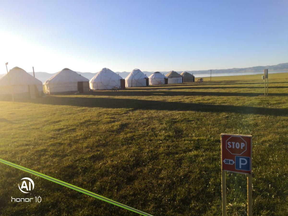 Yurt Camp Ali-Nur At Lake Song-Kol Юрточный Лагерь Али-Нур Озеро Сон-Куль Сон-Куль Кыргызстан Нарын Kyrgyzstan Naryn Εξωτερικό φωτογραφία